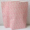Geschenktüten Blümchen auf Rosa, 2 Stück geblümte Bodenbeutel-Papiertüten, Bodenbreite variabel