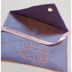 Geschenkumschlag mit Stickerei 