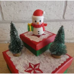 Geschenkverpackung (2 Schachteln ) mit Schneemann und Tannenbäumen