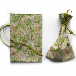 Geschenkverpackung aus Stoff beige mit Palmen und Tieren Stoffbeutel Geschenksäckchen