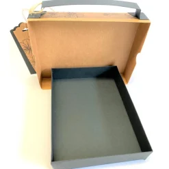 Geschenkverpackung in Kofferoptik aus Karton für ein Geldgeschenk zum Urlaub oder Reisegutschein (18x13,5x3,3 cm)