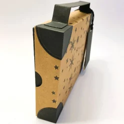 Geschenkverpackung in Kofferoptik aus Karton für ein Geldgeschenk zum Urlaub oder Reisegutschein (18x13,5x3,3 cm)