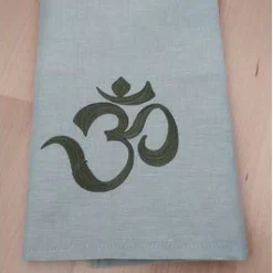 Geschirrtuch - Küchentuch - personalisiert bestickt - OM Zeichen