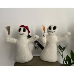 Gespenster-Duo aus Filz – Herr mit Hut, Laterne & Besen, Dame mit fröhlicher Kerze, handgemachte Herbstdeko, Halloween