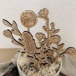 Gesteck "Lieblingsmensch" aus Holzblumen und Tasse, Skandi, Geschenkidee