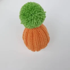 Gestrickte kleine Bommelmützen als Eierwärmer  Set aus 4 Stück  Gelb Grün Orange Frühling Ostern