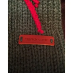 Gestrickte Socke als Verpackung für Flaschen