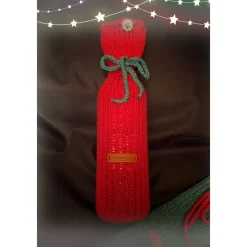 Gestrickte Socke als Verpackung für Flaschen