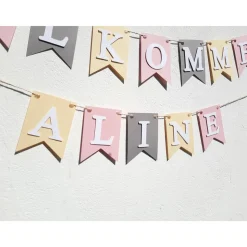 Girlande Willkommen in zarten Pastellfarben auf Wunsch personalisiert