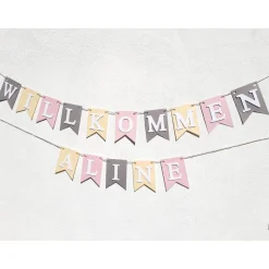 Girlande Willkommen in zarten Pastellfarben auf Wunsch personalisiert