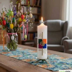Glanz der Auferstehung – Handverzierte Osterkerze mit Kreuz, Sonne, Kachel-Motiven & Alpha/Omega
