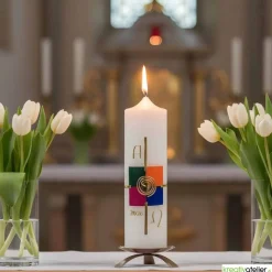 Glanz der Auferstehung – Handverzierte Osterkerze mit Kreuz, Sonne, Kachel-Motiven & Alpha/Omega