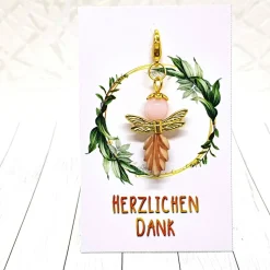 Glücksbringer Waldelfe Anhänger goldfarben/rosa – einzigartiges Geschenk & Unikat