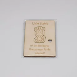 Glücksbringer zum Schulstart aus Holz – personalisiertes Geschenk zur Einschulung