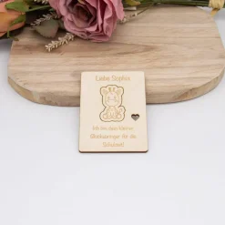 Glücksbringer zum Schulstart aus Holz – personalisiertes Geschenk zur Einschulung