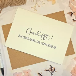 Glückwunschkarte Geschafft! – Edle Abschlusskarte für Abitur, Führerschein, Studium oder Ausbildung mit Umschlag