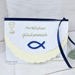 Glückwunschkarte Weiß-Creme Holzfisch blau-gold zur Kommunion