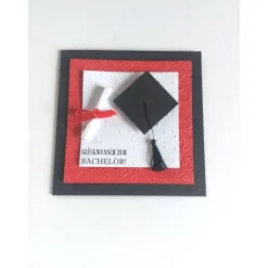 Glückwunschkarte zum Bachelor, mit Doktorhut und Schriftrolle