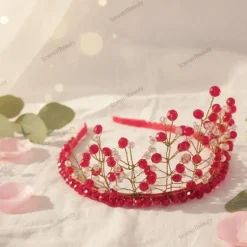 Goldene Brautkrone mit roten Kristallen – Handgefertigte Perlenkrone „Golden Blossom“ für Hochzeit & Event