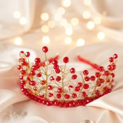 Goldene Brautkrone mit roten Kristallen – Handgefertigte Perlenkrone „Golden Blossom“ für Hochzeit & Event