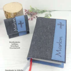Gotteslobhülle aus grauem Filz mit Namen – Individuelle Bibelhülle zur Kommunion & Konfirmation