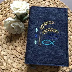 Gotteslobhülle aus Wollfilz mit Fischsymbol & Ähren – handgemacht | Gotteslob Hülle Kommunion | Geschenk Kirche
