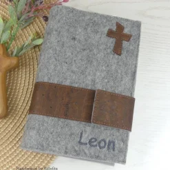 Gotteslobhülle Filz grau personalisiert – Bibelhülle mit Kork, Geschenk zur Konfirmation & Erstkommunion