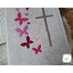 Gotteslobhülle Filz  Kommunion 2025 personalisierbar Schmetterlinge pink 