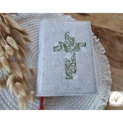 Gotteslobhülle Filz  Kommunion 2025 personalisierbar Regenbogen 