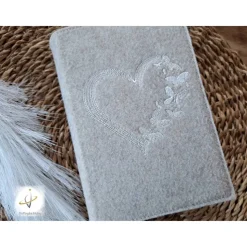 Gotteslobhülle Filz Kommunion 2025 personalisierbar Herz Schmetterlinge 