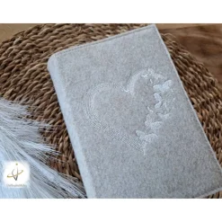 Gotteslobhülle Filz Kommunion 2025 personalisierbar Herz Schmetterlinge 