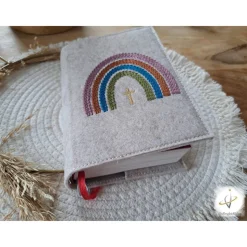Gotteslobhülle Filz  Kommunion 2025 personalisierbar Regenbogen "Kommt her und esst!"