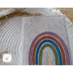 Gotteslobhülle Filz  Kommunion 2025 personalisierbar Regenbogen 