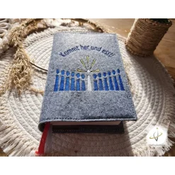 Gotteslobhülle Filz  Kommunion 2025 personalisierbar Jesus mit Kindern blau 