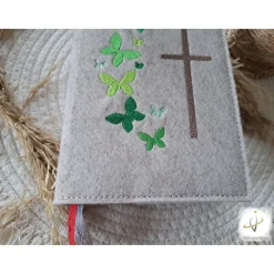 Gotteslobhülle Filz  Kommunion 2025 personalisierbar Schmetterlinge grün 