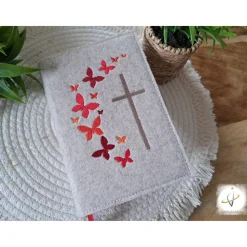 Gotteslobhülle Filz  Kommunion 2025 personalisierbar Schmetterlinge rot 