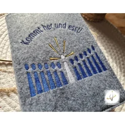 Gotteslobhülle Filz  Kommunion 2025 personalisierbar Jesus mit Kindern blau 