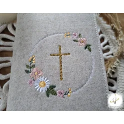 Gotteslobhülle Filz  Kommunion 2025 personalisierbar Regenbogen 