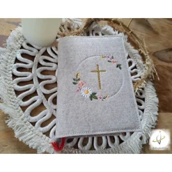 Gotteslobhülle Filz  Kommunion 2025 personalisierbar Regenbogen 