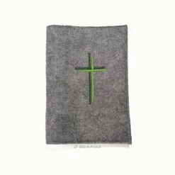 Gotteslobhülle, grauer Filz mit grünen Kreuzen, personalisierbar