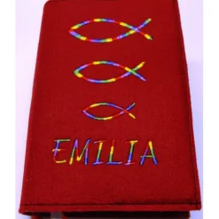 Gotteslobhülle handgefertigt Filz 3mm dunkelrot Regenbogenfische bunte Fische personalisierbar Name und Datum bestickt