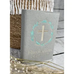 graue Gotteslobhülle Blumenkranz Gebetbuchhülle Blütenkranz Blumen Kreuz aus Filz personalisiert