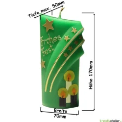 grüne Weihnachtskerze mit Kerzen und Sternen - ovale Formenkerze mit Bogenmotiv, verziert