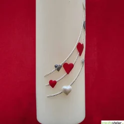 Große Hochzeitskerze Herzreigen in Elfenbein mit silbernen Herzen und Eheringen, personalisierbar, edle Hochzeitsdeko