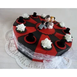 Große Schachteltorte Hochzeitstorte Geldgeschenktorte zur Hochzeit Geldgeschenk in Rot/Schwarz