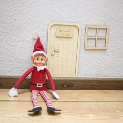 große Wichteltür mit Fenster