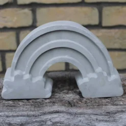 Großer Regenbogen aus Beton für Grabschmuck oder Gedenkecke