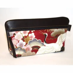 Großes Stifteetui Leder ”Kranich und Kirschblüten” rot