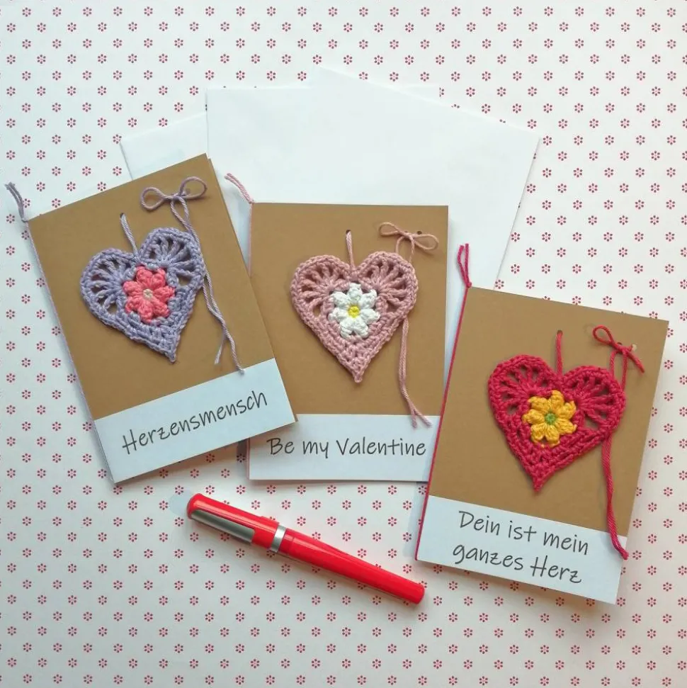 Grußkarte Valentinstag Herzensmensch Herz mit Blümchen gehäkelt mit Wunschtext