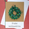 Grußkarte Weihnachten mit Mini-Weihnachtskranz gehäkelt mit Wunschtext
